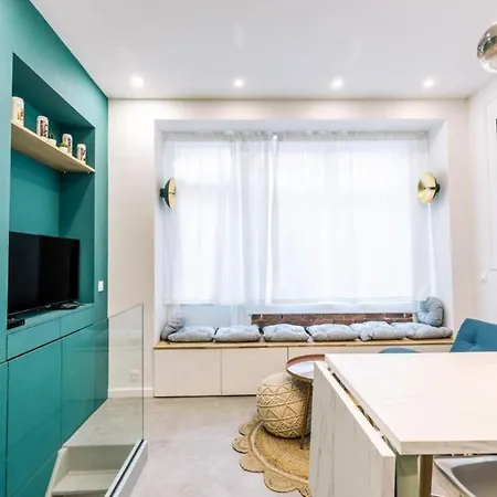 Charming Parisian Loft In Batignolles Παρίσι
