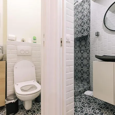 Charming Parisian Loft In Batignolles *