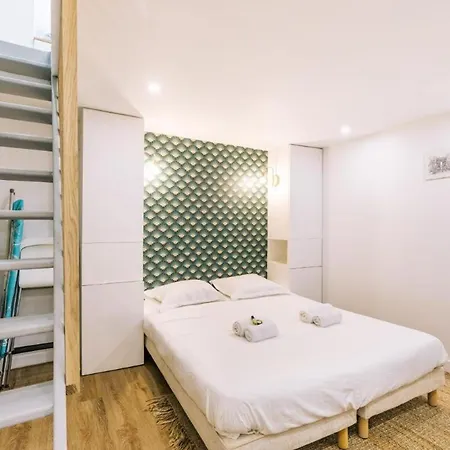 Charming Parisian Loft In Batignolles Διαμέρισμα *